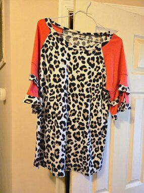 Leopard top L with orange accent fabric & double ruffled sleeve